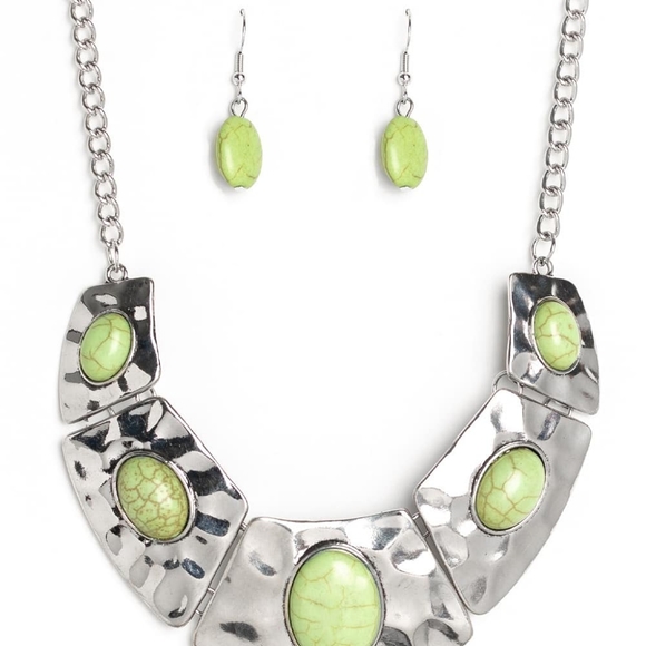 $5.00 Paparazzi Jewelry - Picture 8 of 8